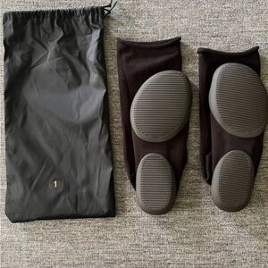 Yeezy Pod - Size 1 US 6-8.5 YZY PODS IN HAND SHIPS NOW